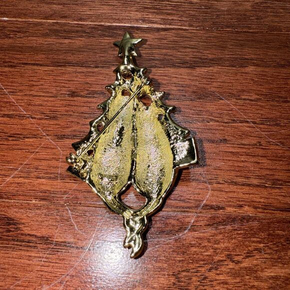 Vtg DANECRAFT Brooch Pin 2 Cats Cat Pair Christmas Tree Gold Tone Tails Locked - Picture 4 of 5